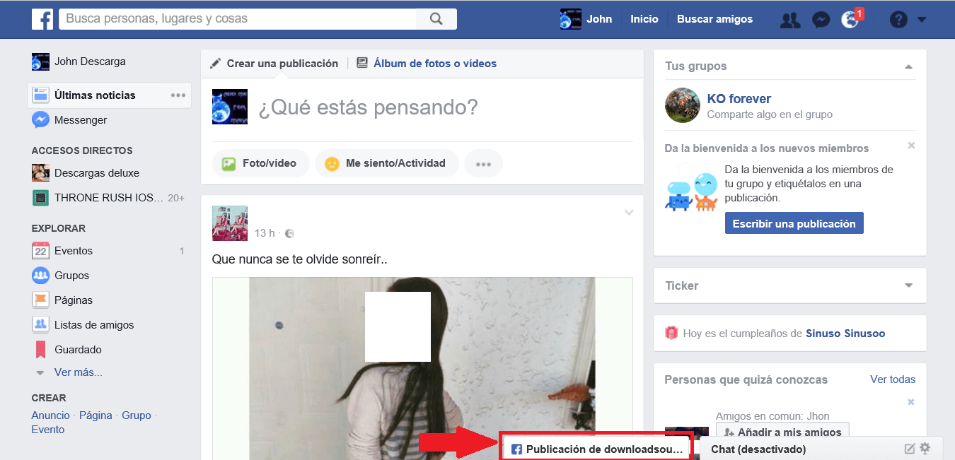 pestañas con publicaciones en Facebook junto al chat